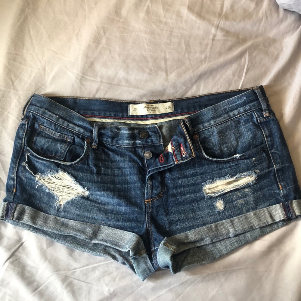 Abercrombie & Fitch distressed jean shorts